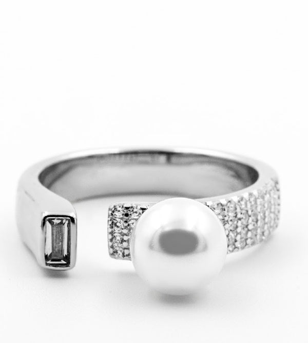 Radiant Pearl & Diamond Duo Ring